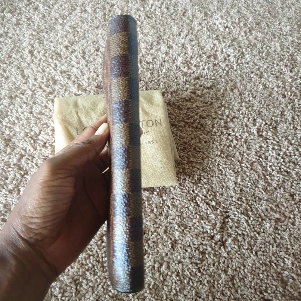 LOUIS VUITTON AUTHENTIC DAMIER WALLET - Picture 7 of 9